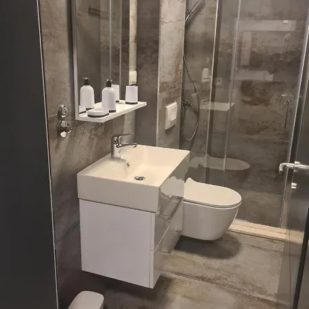 Apartman Ivana 2 *